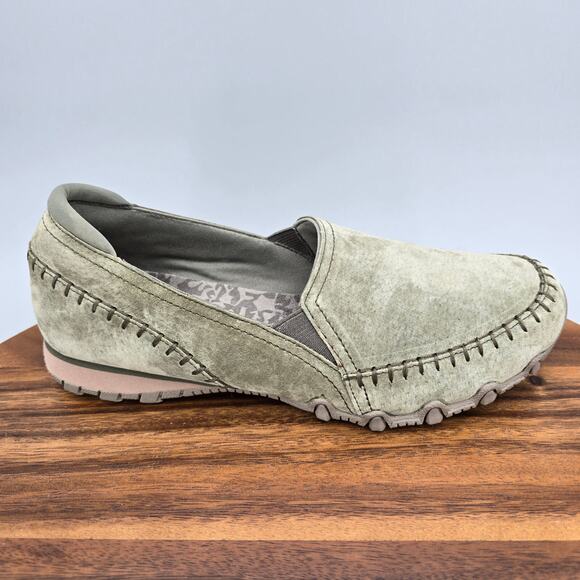 Skechers Shoes Womens 7.5 Olive Suede Leather Bikers Relaxed Fit Slip On Loafers - Picture 1 of 7